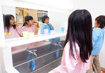 富山県滑川市のこども園保育士/幼稚園教諭の求人情報の写真